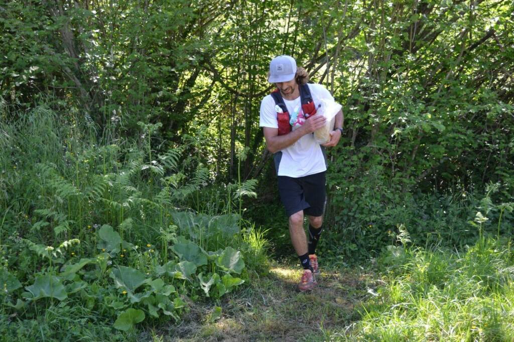 Antoine pendant l'Eskiul'hard avec son fromage